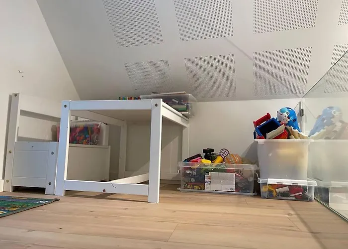 Hyggeligt Lille Byhus Lige Mellem Havnen Og Bytorv